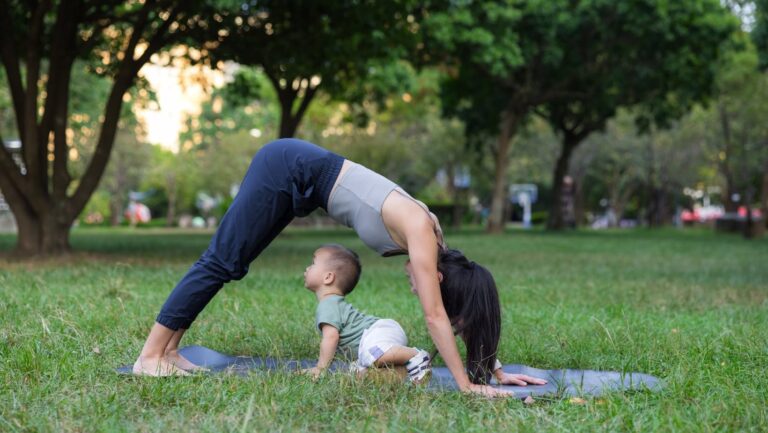 baby and me yoga in the park toronto 768x433